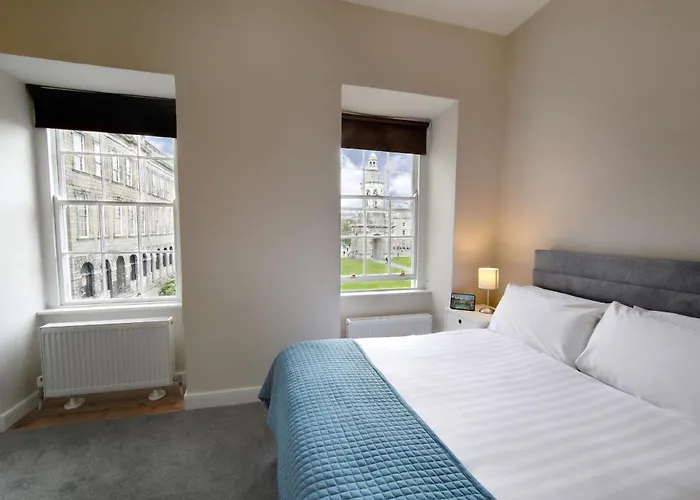 Trinity College - Campus *