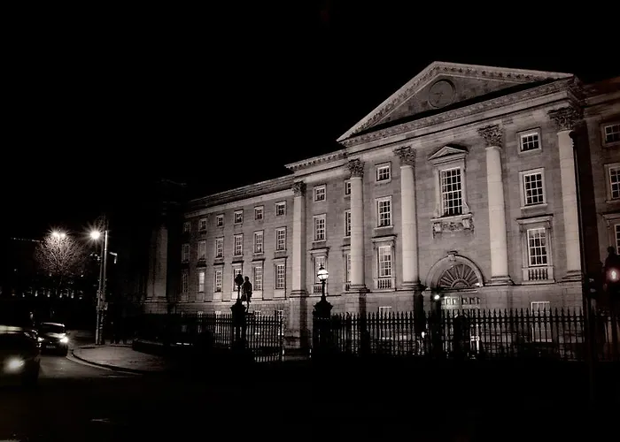 Trinity College - Campus Апартаменты