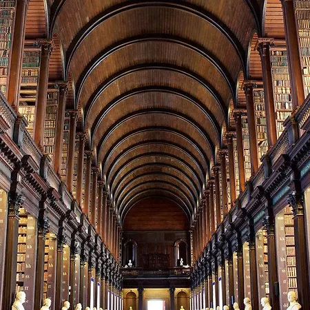 Trinity College - Campus Апартаменты *