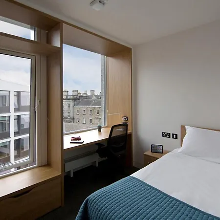 Trinity College - Campus *